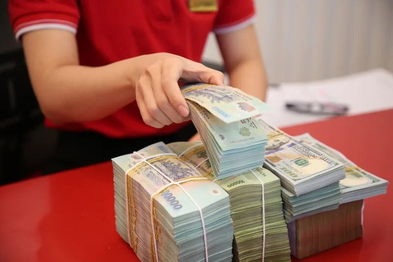 Nợ xấu ngân hàng có thể gây khó khăn khi vay vốn mới, mở thẻ tín dụng hoặc tiếp cận nguồn tài chính khi cần thiết.